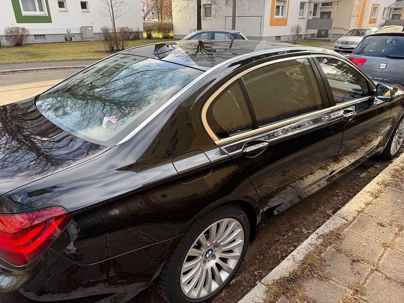 Gebraucht BMW 750L 449 PS (330 kW) 2014 Schwarz Limousine