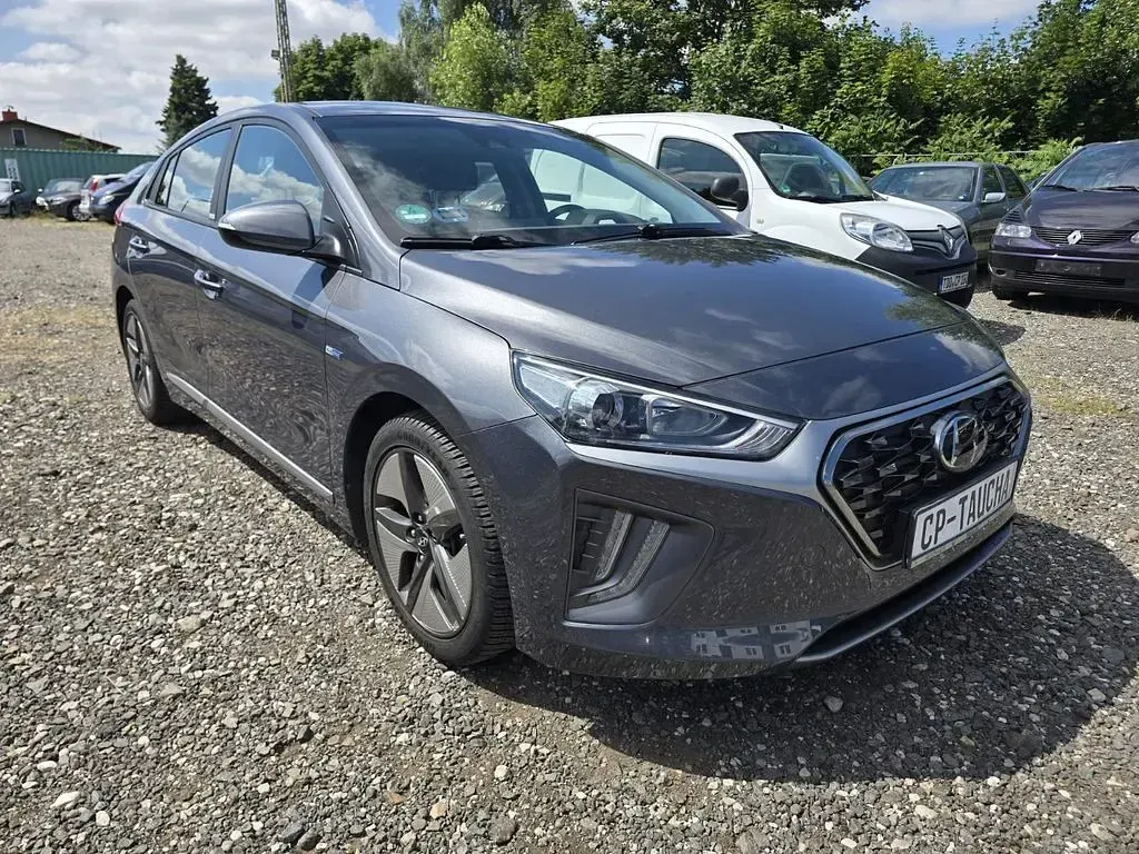 Gebraucht Hyundai Ioniq Trend 105 PS (77 kW) 2020 Grau Kleinwagen