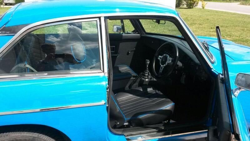 Blau Gebraucht 1975 MG B Coupé | 13.900 € - Bild 1/4