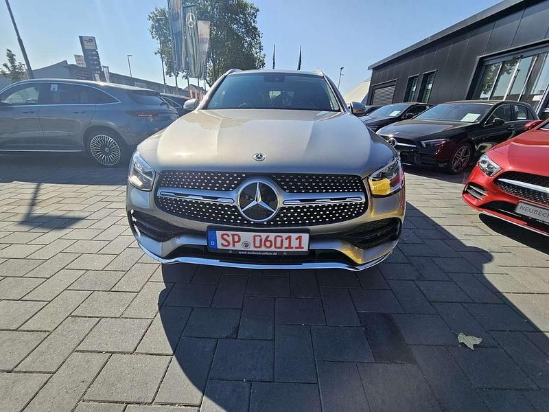 Gebraucht Mercedes GLC200 AMG line 197 PS (144 kW) 2021 Silber SUV