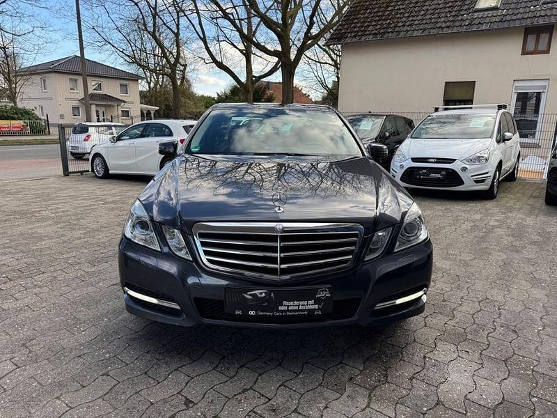 Gebraucht Mercedes E220 Avantgarde 170 PS (125 kW) 2010 Grau Limousine