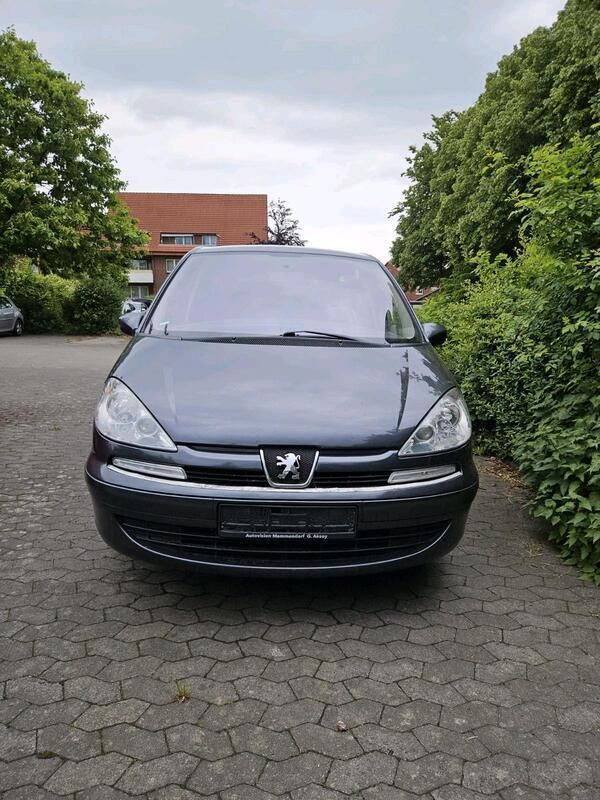 Grau Gebraucht 2008 Peugeot 807 Van / Kleinbus | 1.999 € (Guter Preis) - Bild 1/4