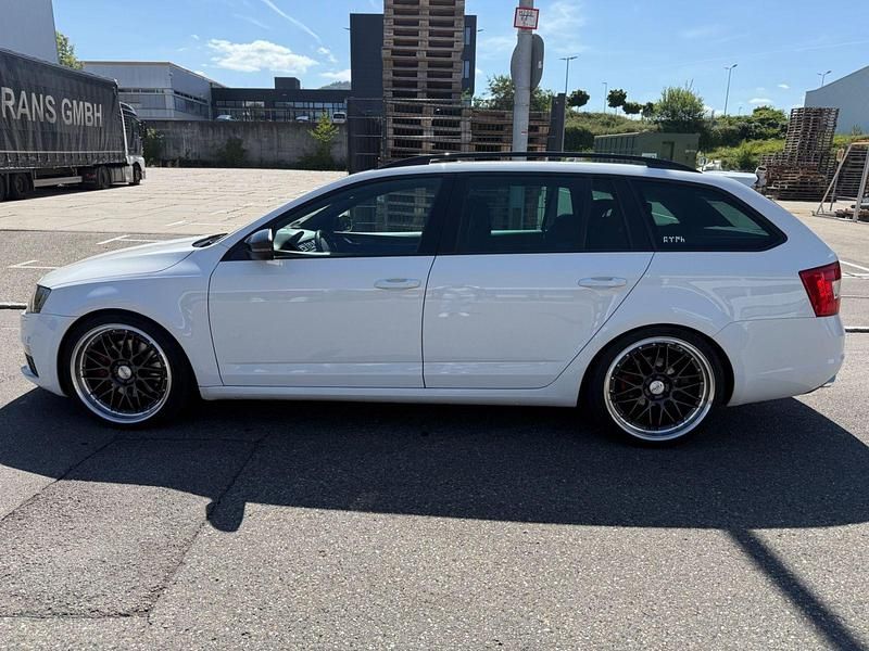 Gebraucht Skoda Octavia RS 184 PS (135 kW) 2016 Weiß Kleinwagen