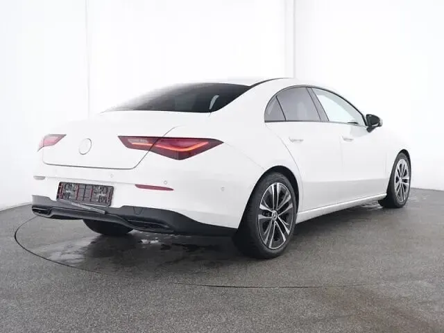 Gebraucht Mercedes CLA180 Progressive 136 PS (100 kW) 2025 Weiß Coupé