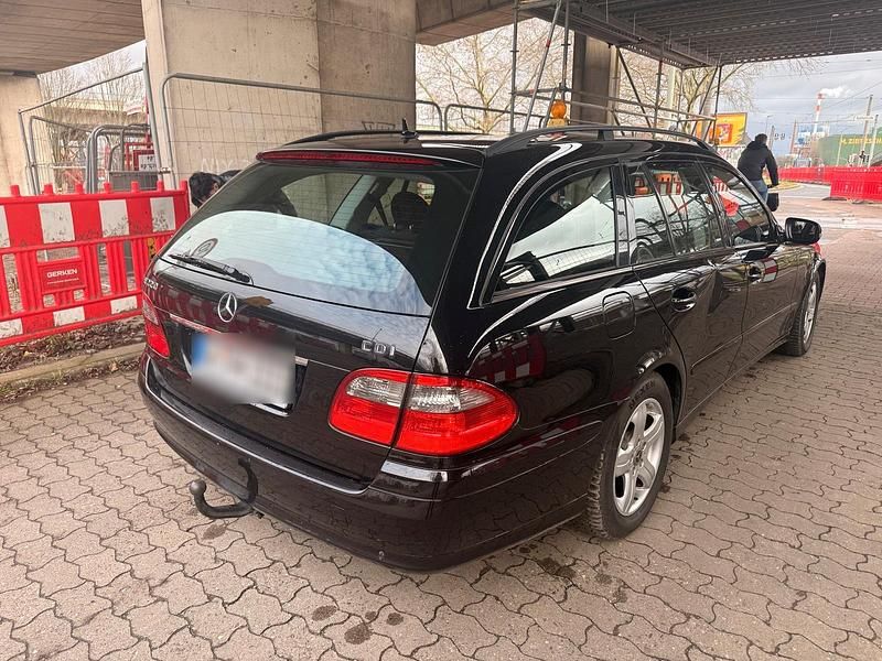 Gebraucht Mercedes E220 170 PS (125 kW) 2007 Schwarz Kombi