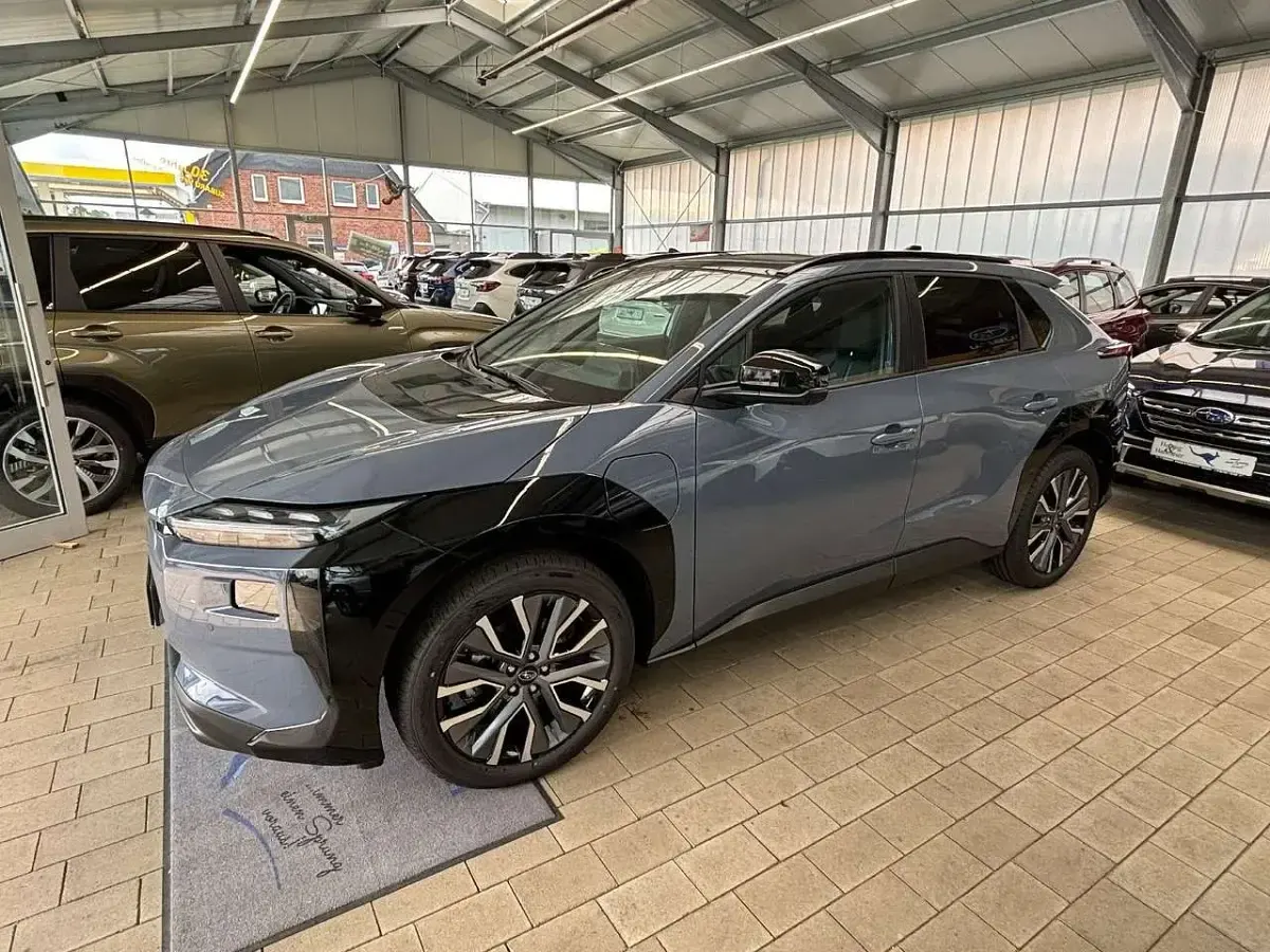 Neu Subaru Solterra Platinum 252 kW (343 PS) 2026 Grau SUV