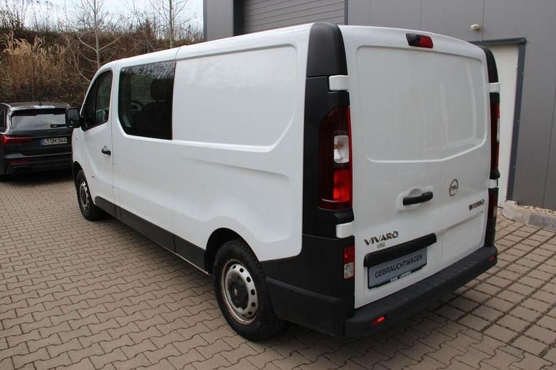 Gebraucht Opel Vivaro 125 PS (91 kW) 2018 Weiß Van / Kleinbus