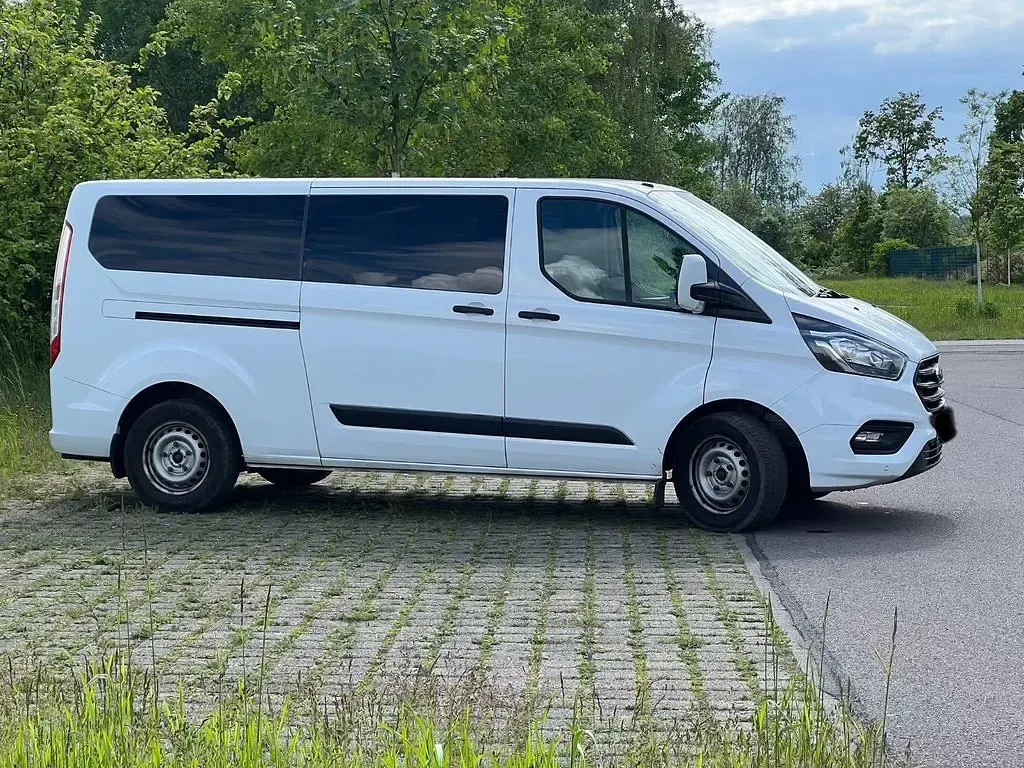 Używany Ford Transit Custom 131 KM (96 kW) 2019 Biały Minivan