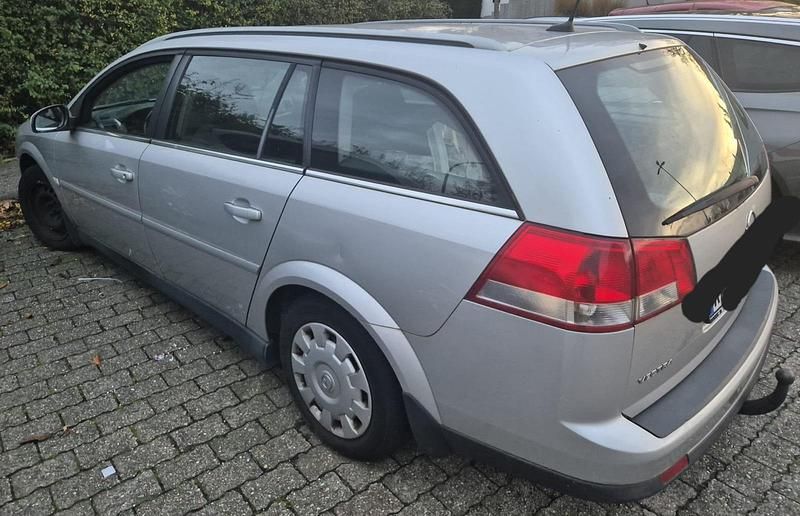 Silber Gebraucht 2005 Opel Vectra Kombi | 1.200 € (Guter Preis) - Bild 1/4