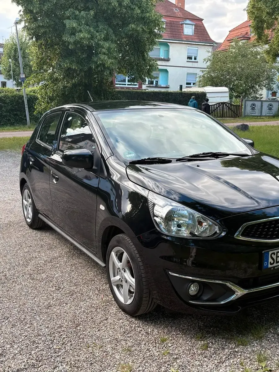 Gebraucht Mitsubishi Space Star Basis 71 PS (52 kW) 2019 Schwarz Kleinwagen
