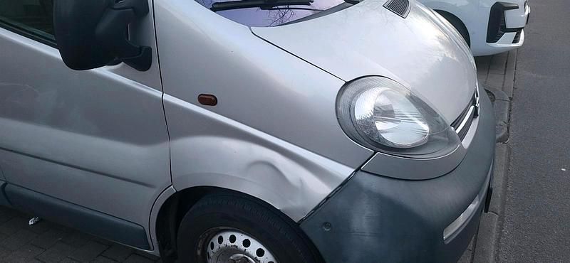 Gebraucht Opel Vivaro 80 PS (58 kW) 2005 Silber Van / Kleinbus