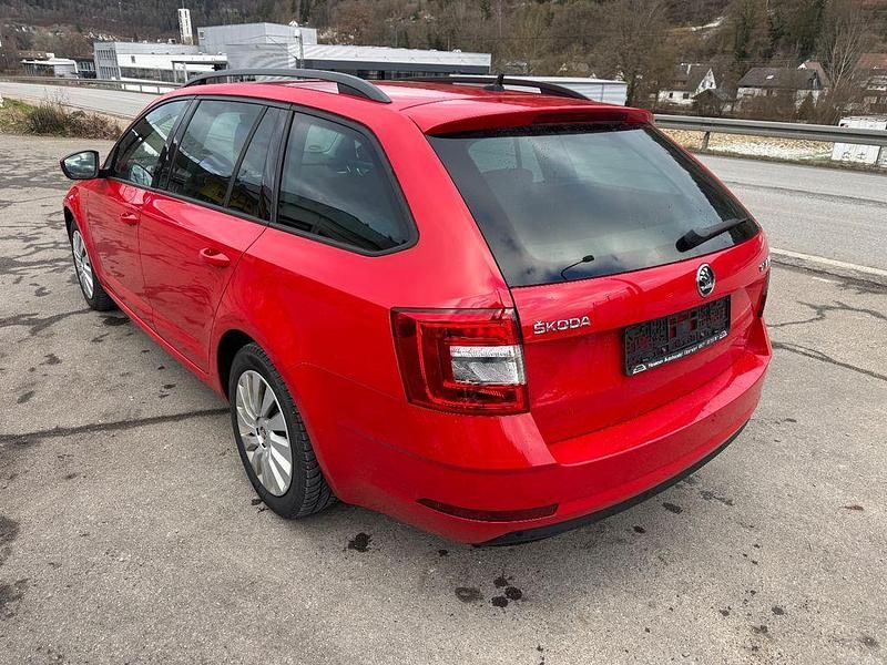 Gebraucht Skoda Octavia Ambition 116 PS (85 kW) 2019 Rot Kombi