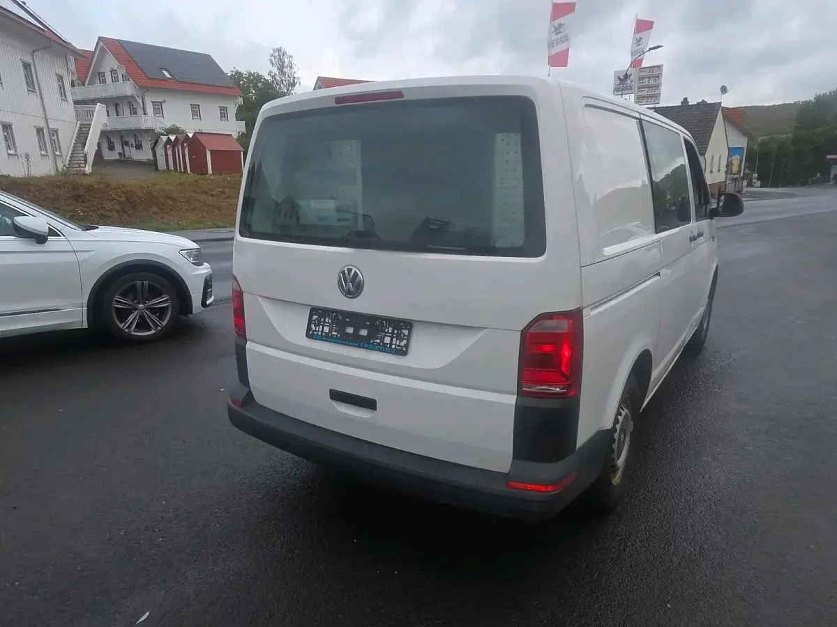 Gebraucht VW T6 Comfortline 150 PS (110 kW) 2016 Weiß Van