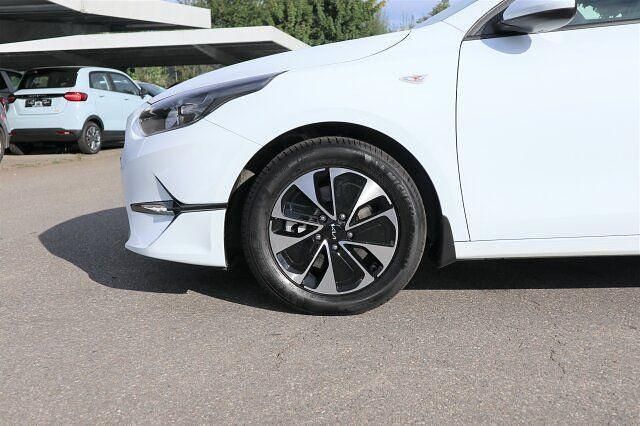 Gebraucht Kia Ceed 140 PS (102 kW) 2025 Casa white Kleinwagen