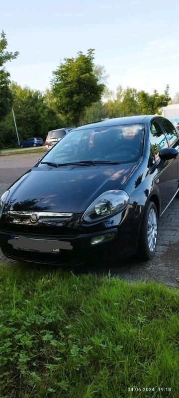 Schwarz Gebraucht 2012 Fiat Punto Kleinwagen | 3.000 € (Guter Preis) - Bild 1/4