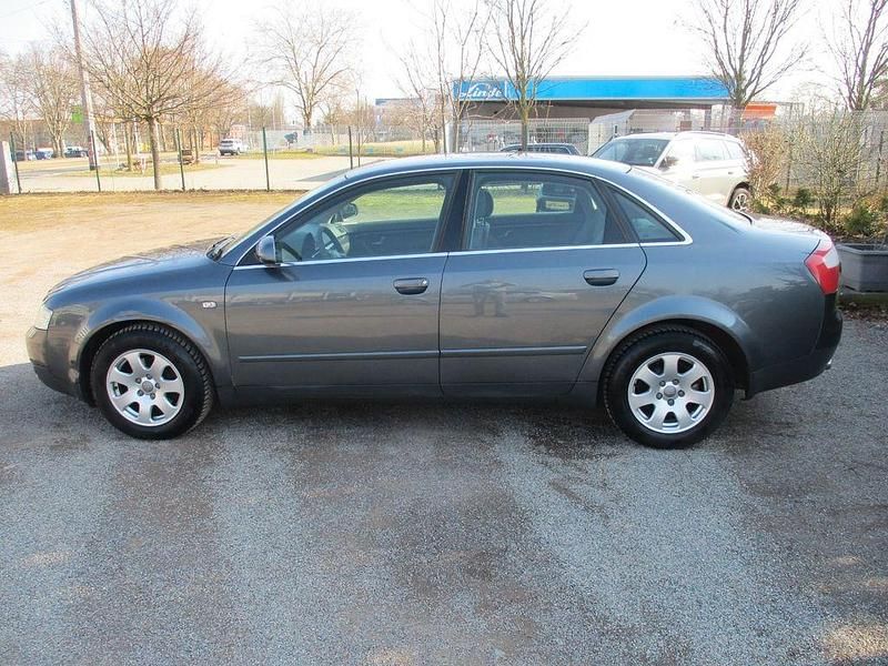 Gebraucht Audi A4 131 PS (96 kW) 2001 Silber Limousine