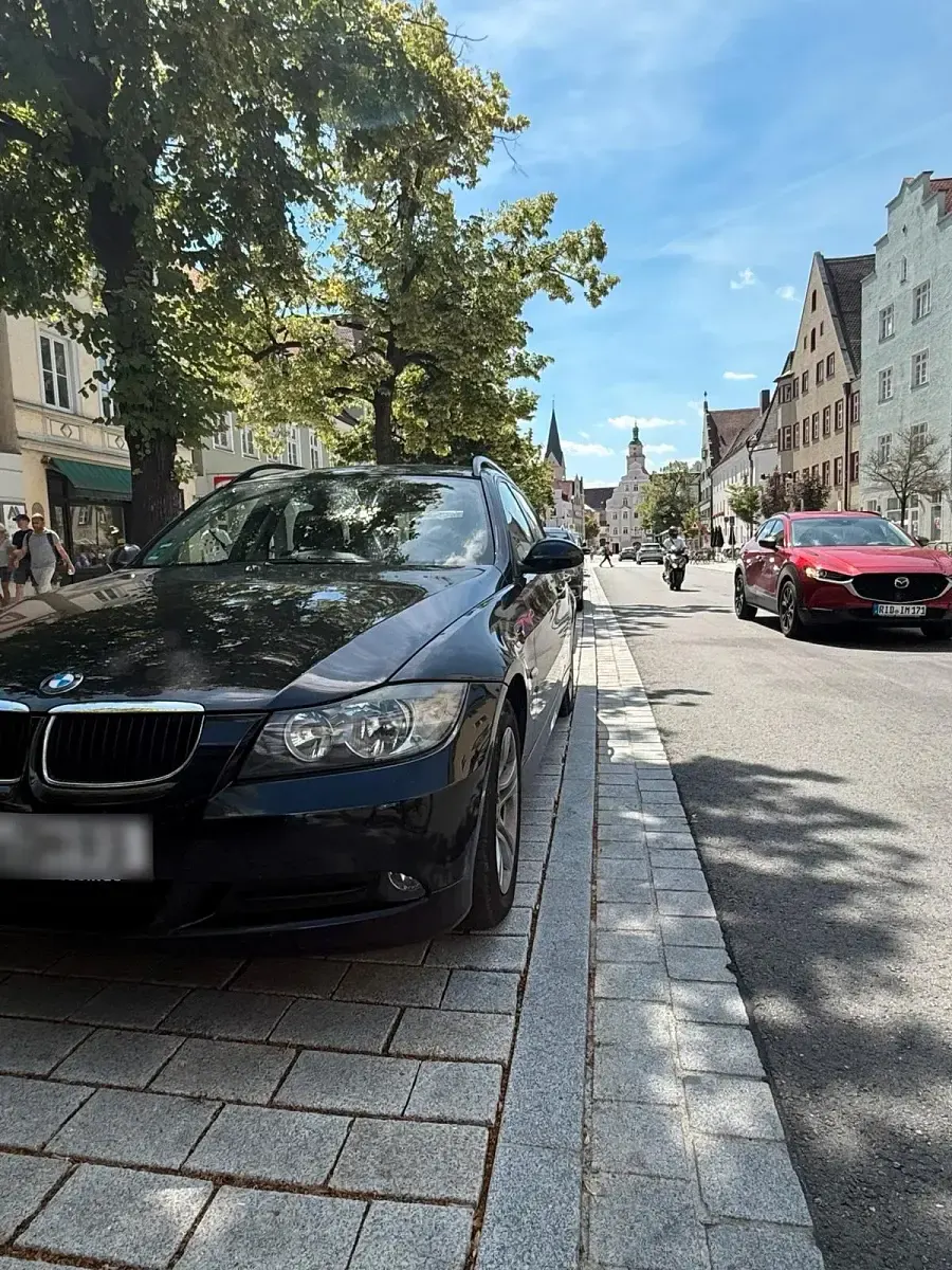 Gebraucht BMW 320 177 PS (130 kW) 2008 Schwarz Kombi