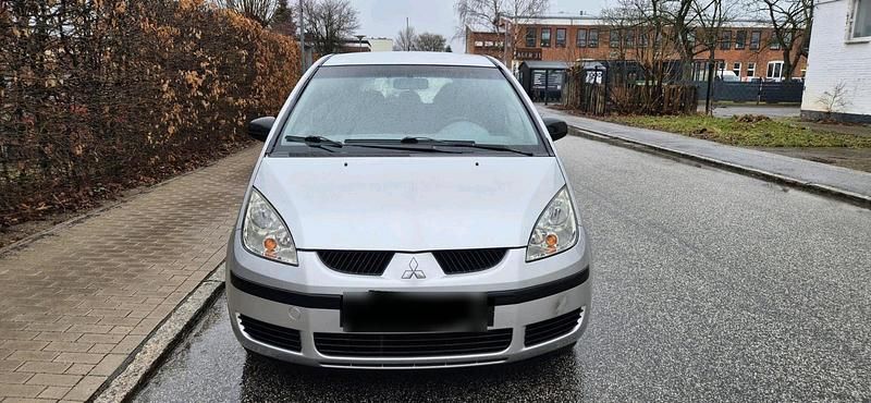 Gebraucht Mitsubishi Colt 95 PS (69 kW) 2004 Silber Kleinwagen
