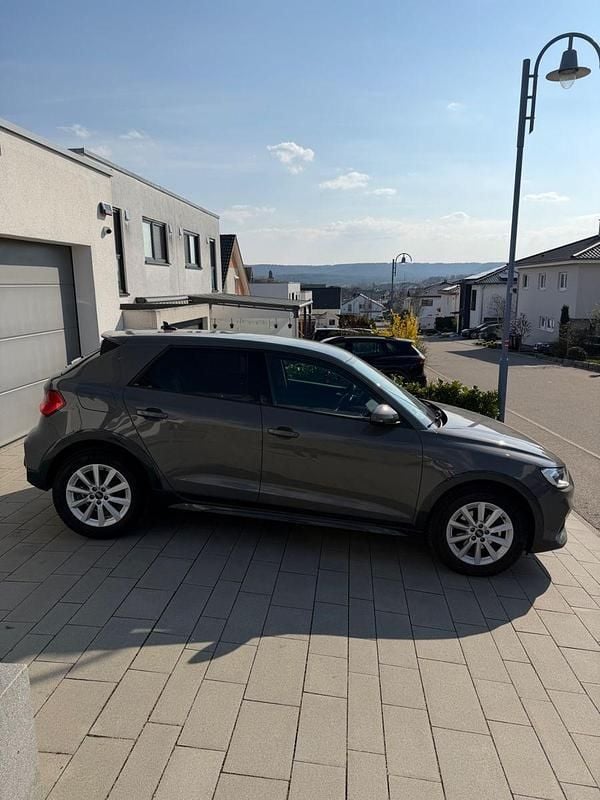 Gebraucht Audi A1 S-Line 95 PS (69 kW) 2024 Grau SUV