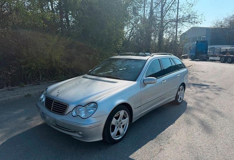 Gebraucht Mercedes C220 143 PS (105 kW) 2003 Silber Kombi