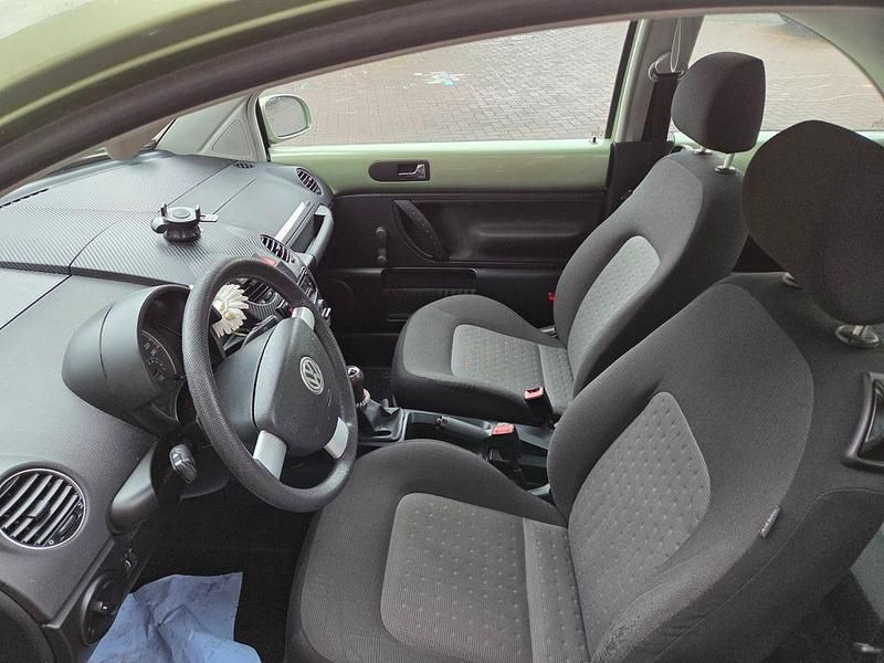 Gebraucht VW New Beetle 102 PS (75 kW) 2009 Grün Kleinwagen