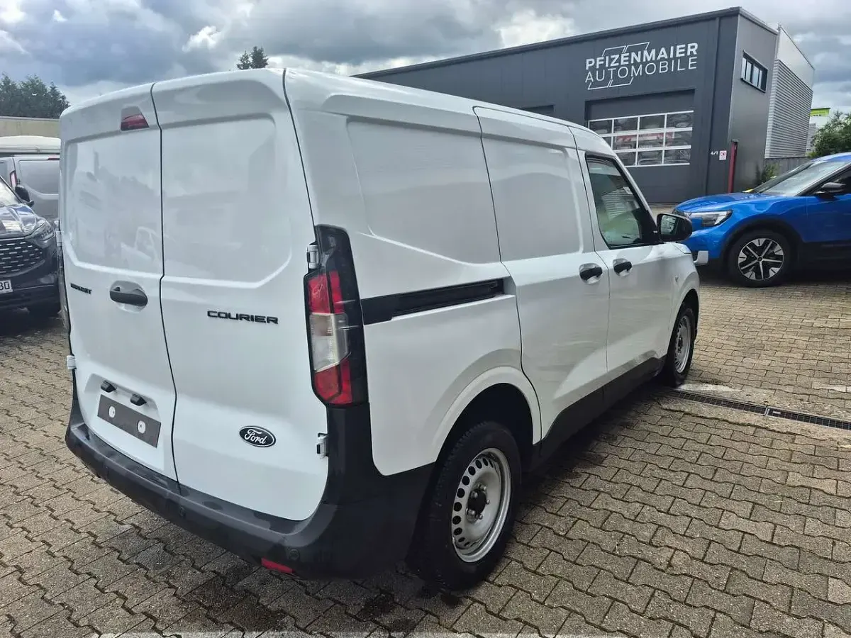 Nowe Ford Transit Basis 101 KM (74 kW) 2026 Biały Minivan