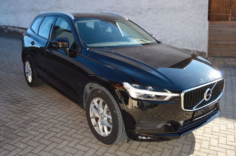 Gebraucht Volvo XC60 Momentum 197 PS (144 kW) 2020 Schwarz SUV