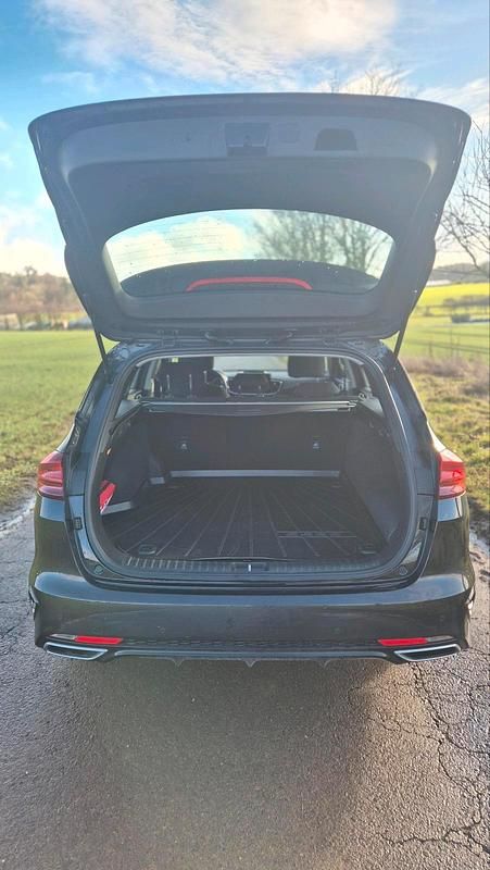 Gebraucht Kia Ceed Vision 141 PS (103 kW) 2020 Schwarz Kleinwagen