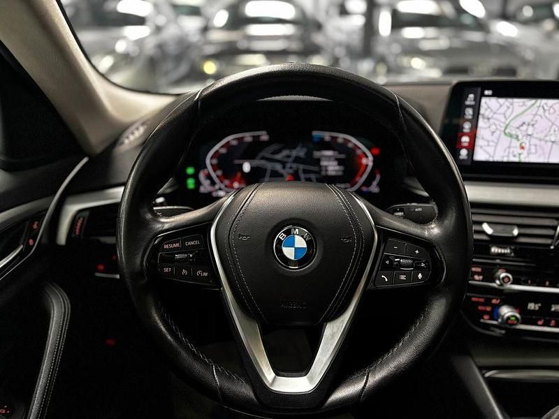 Gebraucht BMW 520 Performance 190 PS (139 kW) 2021 Grau Limousine