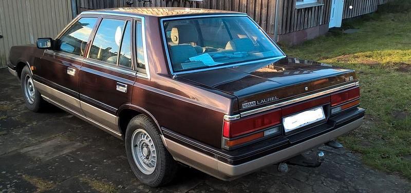 Occasion Nissan Laurel 84 ch (61 kW) 1987 Marron Berline