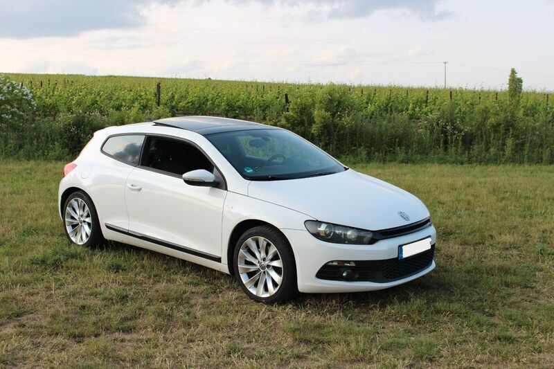 Weiß Gebraucht 2012 VW Scirocco Match Coupé | 6.800 € (Guter Preis) - Bild 1/4