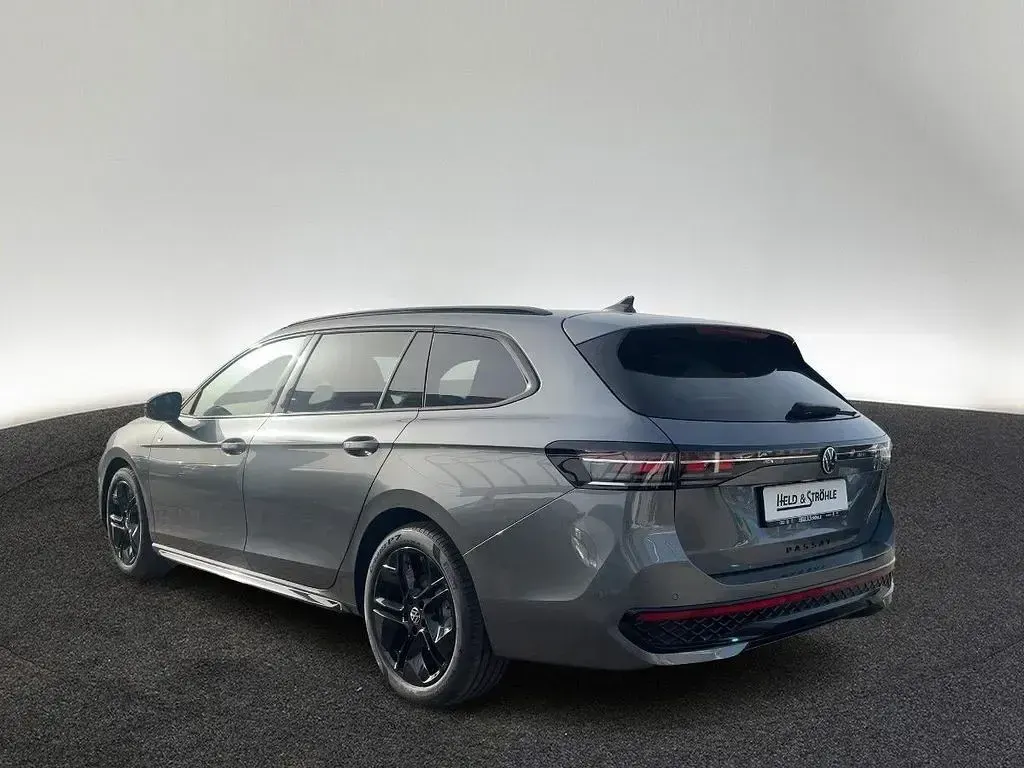 Neu VW Passat R-line 193 PS (141 kW) 2025 Diabasgrau metallic Kombi