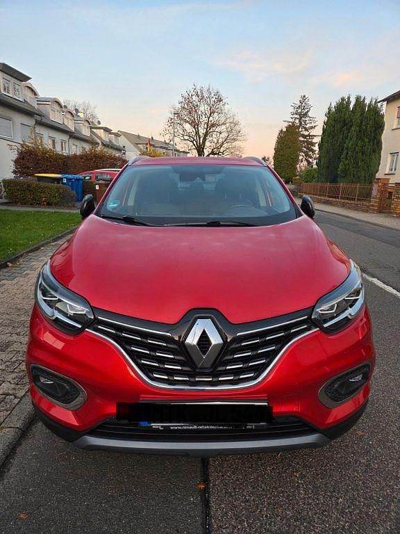 Rot Gebraucht 2020 Renault Kadjar Bose Edition SUV | 19.200 € (Fairer Preis) - Bild 1/4