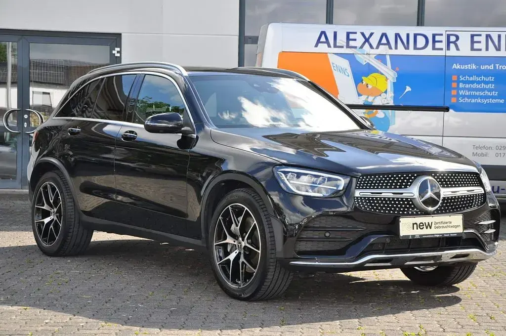 Gebraucht Mercedes GLC220 194 PS (142 kW) 2022 Schwarz Limousine