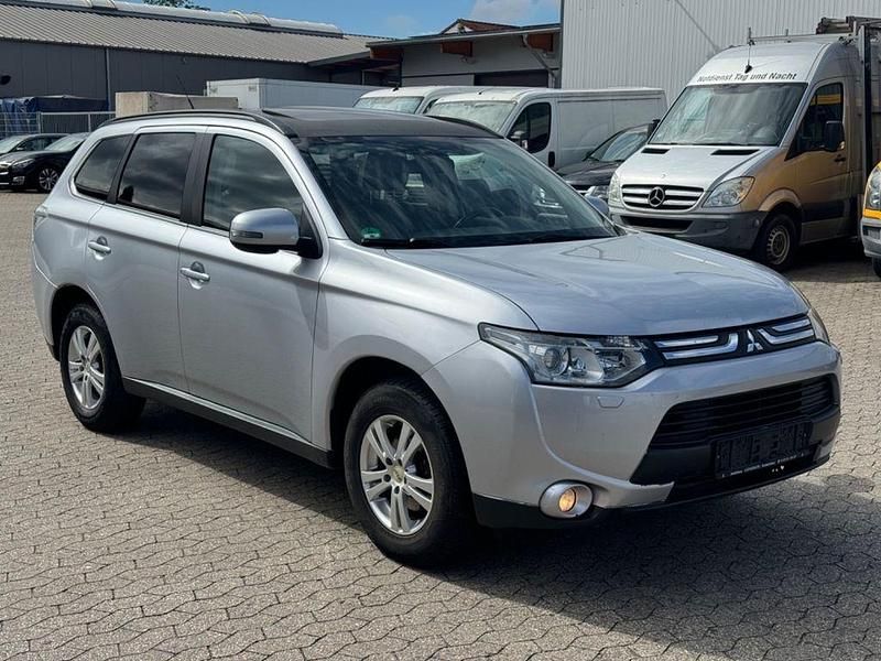 Silber Gebraucht 2013 Mitsubishi Outlander SUV | 6.450 € (Superpreis) - Bild 1/4
