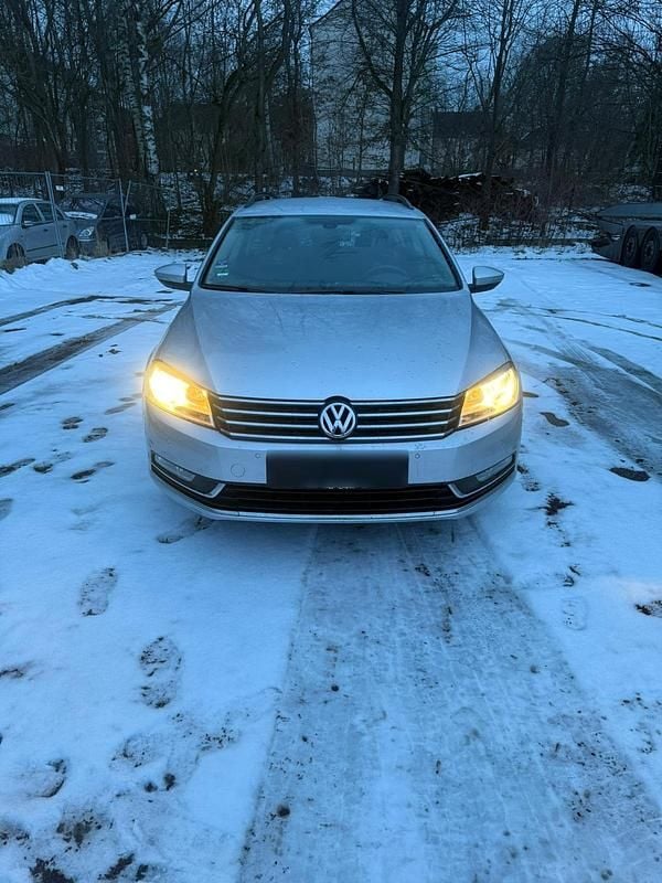Gebraucht VW Passat 105 PS (77 kW) 2012 Silber Kombi