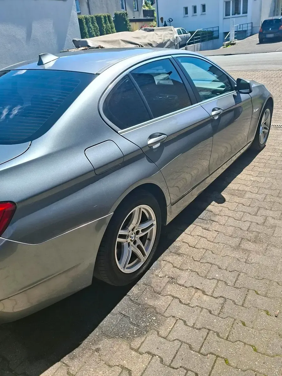 Gebraucht BMW 530 258 PS (189 kW) 2012 Grau Limousine