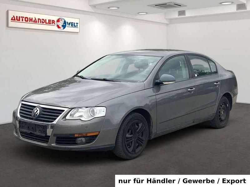 Grau Gebraucht 2005 VW Passat Limousine | 1.799 € (Superpreis) - Bild 1/3
