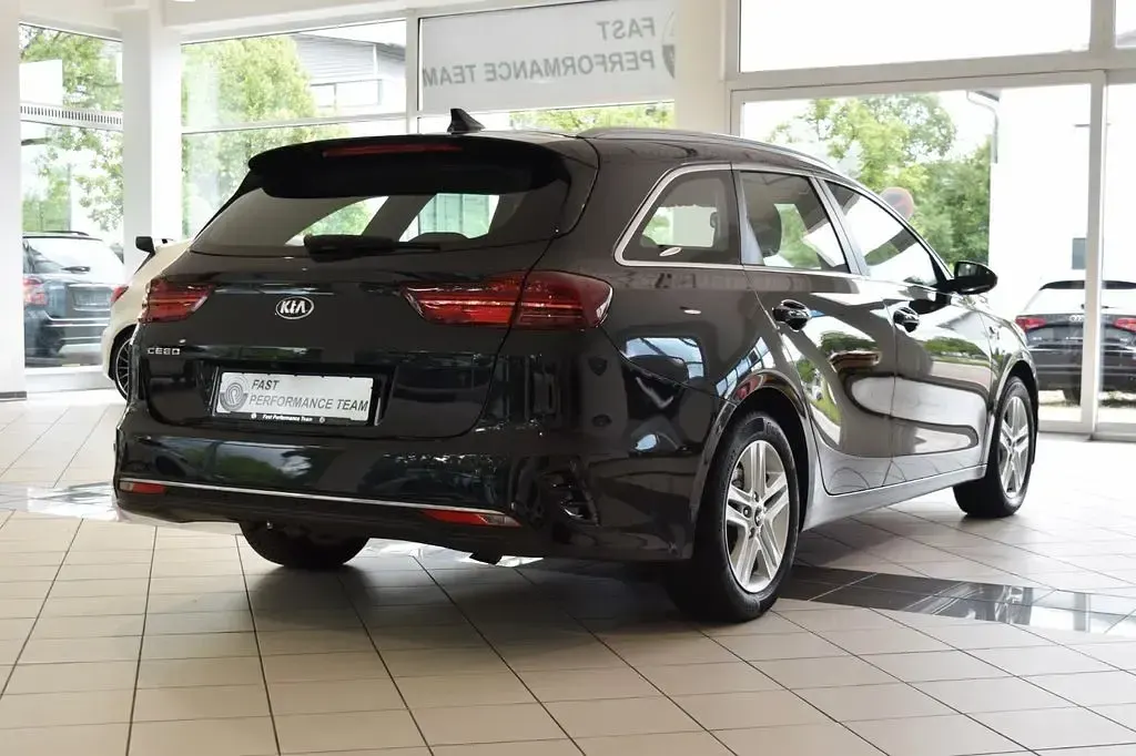 Gebraucht Kia Ceed 136 PS (100 kW) 2020 Schwarz Kleinwagen