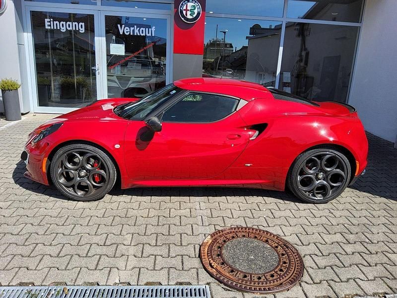 Rot Gebraucht 2014 Alfa Romeo 4C Coupé | 79.900 € - Bild 1/4
