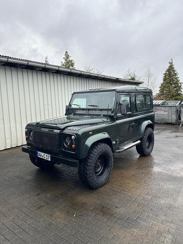 Grün Gebraucht 2001 Land Rover Defender SUV | 25.000 € (Guter Preis) - Bild 1/4