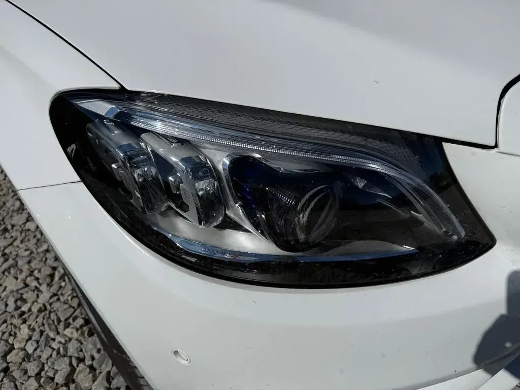 Gebraucht Mercedes C220 Avantgarde 194 PS (142 kW) 2018 Weiß Limousine