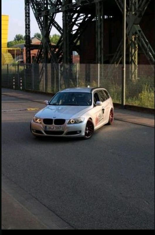 Silber Gebraucht 2010 BMW 320 Kombi | 4.000 € (Guter Preis) - Bild 1/4