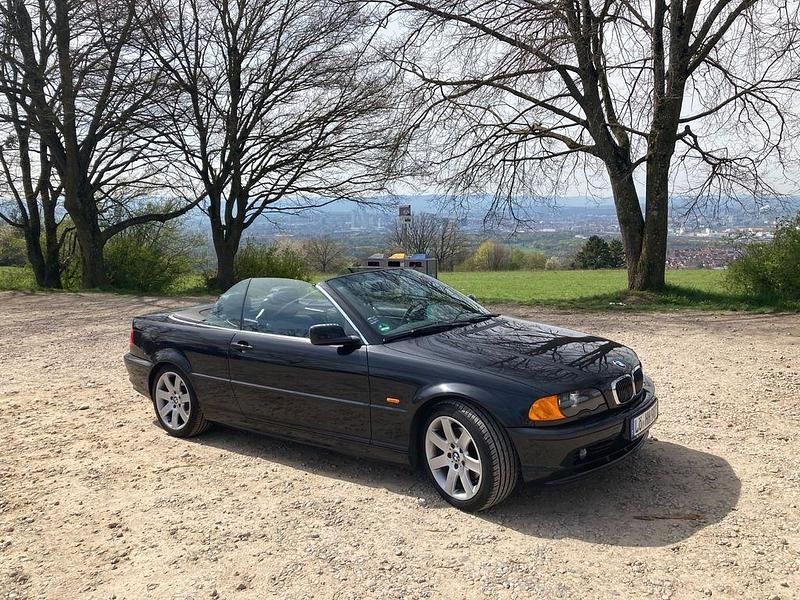 Schwarz Gebraucht 2000 BMW 323 Cabriolet Sport Line Cabrio | 16.500 € - Bild 1/4