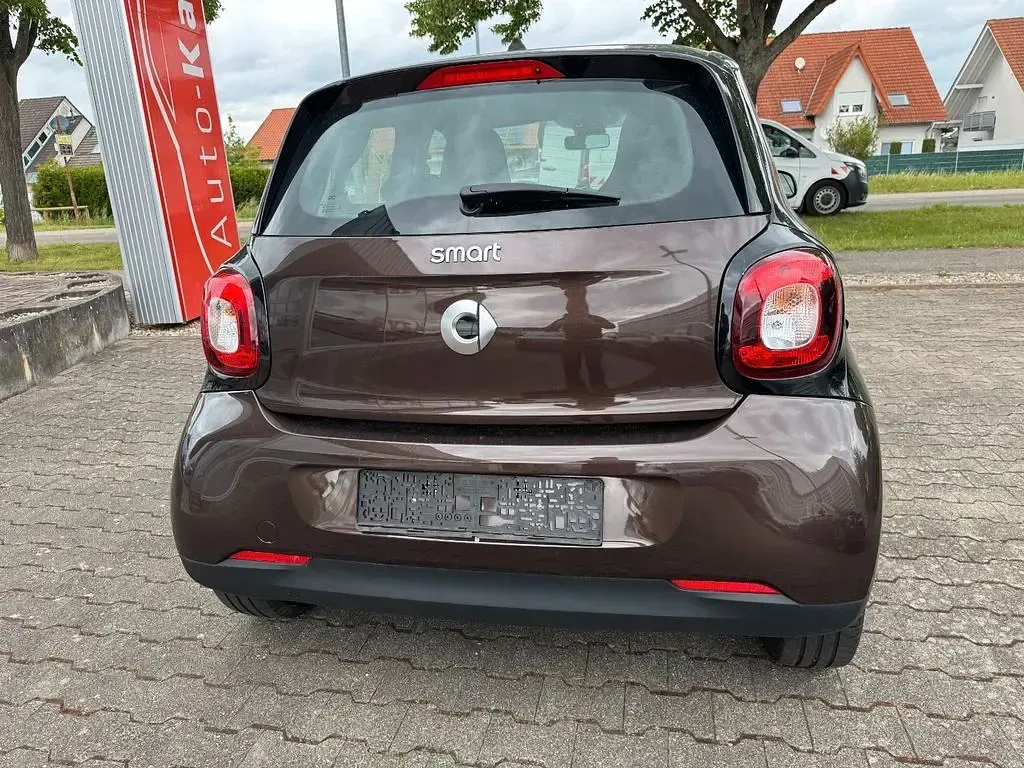 Gebraucht Smart ForFour 71 PS (52 kW) 2018 Braun Kleinwagen