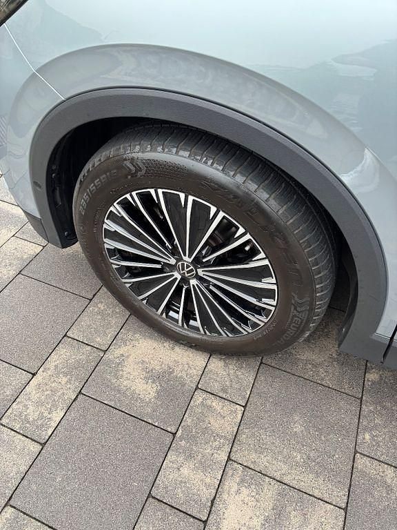 Gebraucht VW Tiguan Elegance 150 PS (110 kW) 2024 Silber SUV