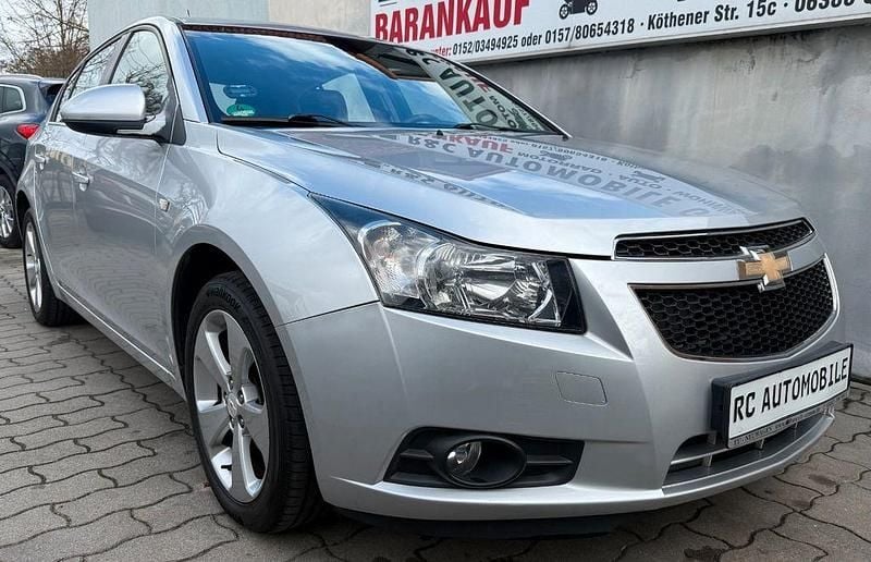 Gebraucht Chevrolet Cruze LTZ 141 PS (103 kW) 2012 Silber Kleinwagen