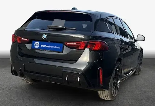 Uusi BMW 120 Performance 170 HP (125 kW) 2026 Musta Viistoperä
