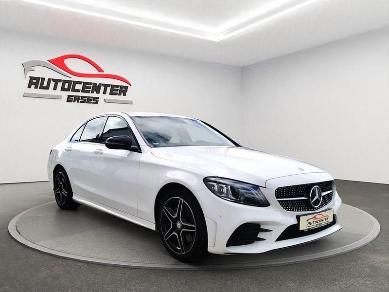 Polarweiss Gebraucht 2022 Mercedes C200 AMG line Limousine | 26.800 € (Superpreis) - Bild 1/4