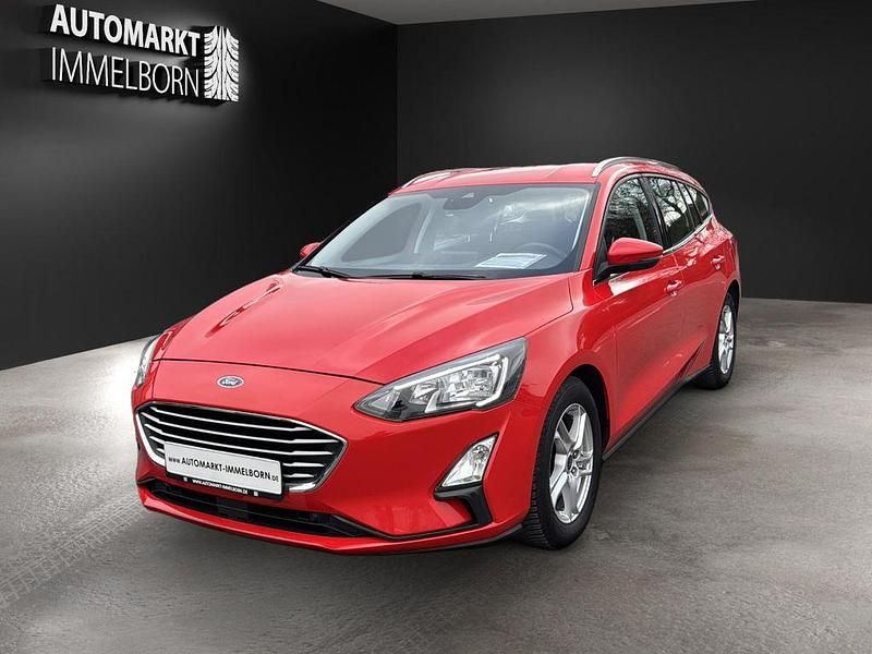 Gebraucht Ford Focus Cool & Connect 125 PS (91 kW) 2022 Rot Kombi